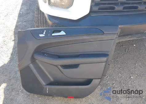 2018 Mercedes-Benz Gls 450 4Matic z USA, uszkodzony, nr VIN 4JGDF6EE1JB074262